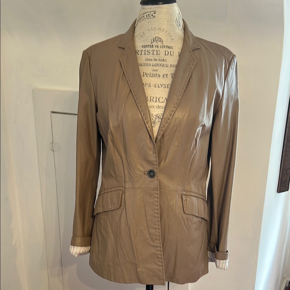 Neiman Marcus Tan Blazer with Notched Lapels